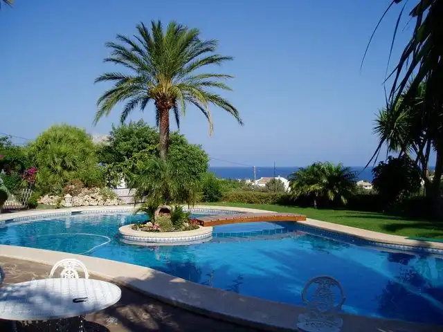Piscina de Casa o xalet en venda en Calpe / Calp amb Aire condicionat, Jardí privat i Piscina