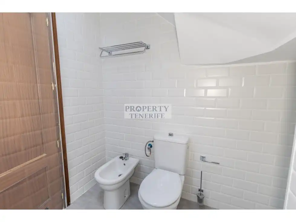 Badezimmer von Wohnung zum Verkauf in Arona mit Terrasse und Schwimmbad