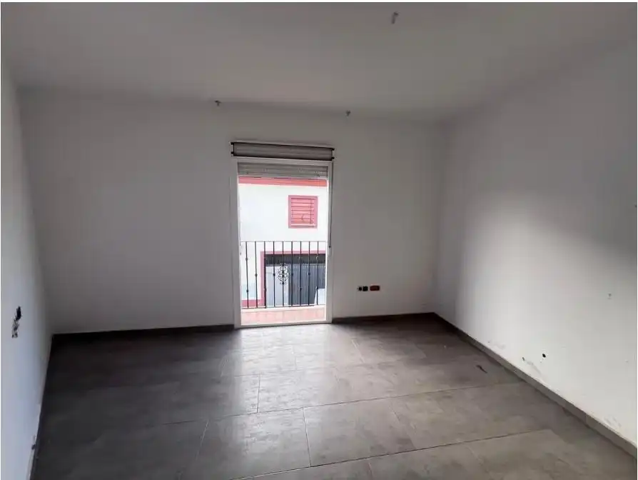 Piso en venta en Pedro Abad con Balcón