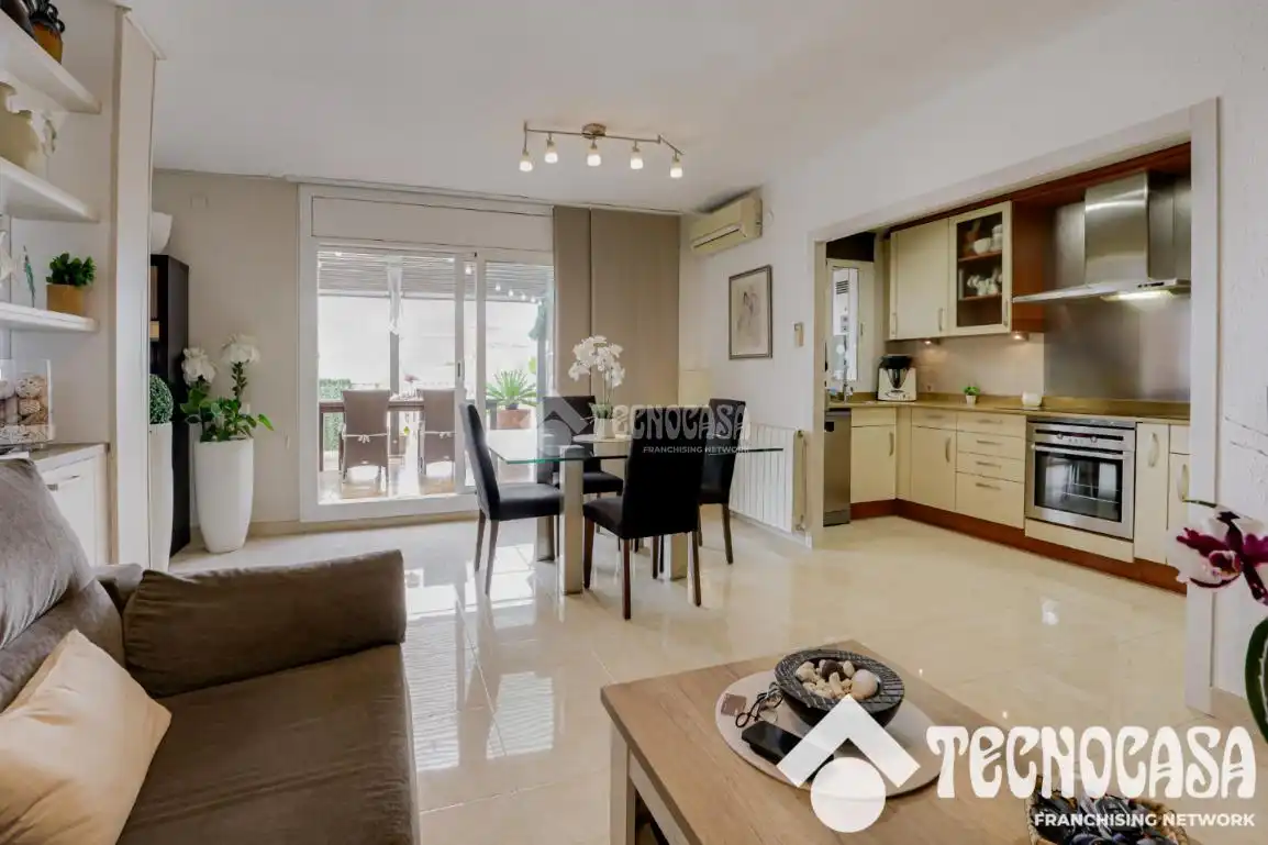 Sala de estar de Piso en venta en Vilassar de Mar con Aire acondicionado, Parquet y Terraza