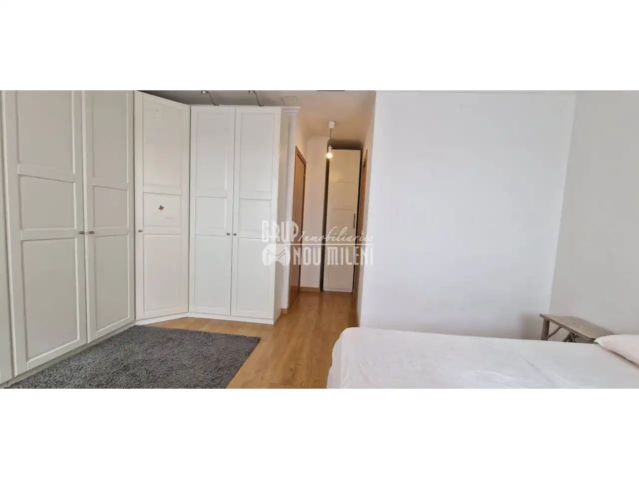 Bedroom of Flat for rent in Silla  with Air Conditioner, Heating and Parquet flooring