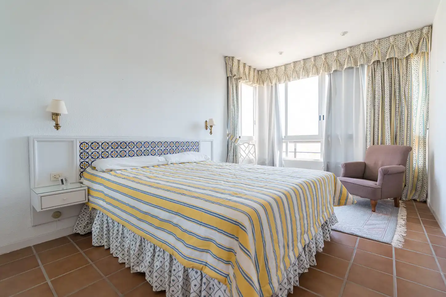 Bedroom of Apartments for sale in Marbella  with Swimming Pool and Community pool