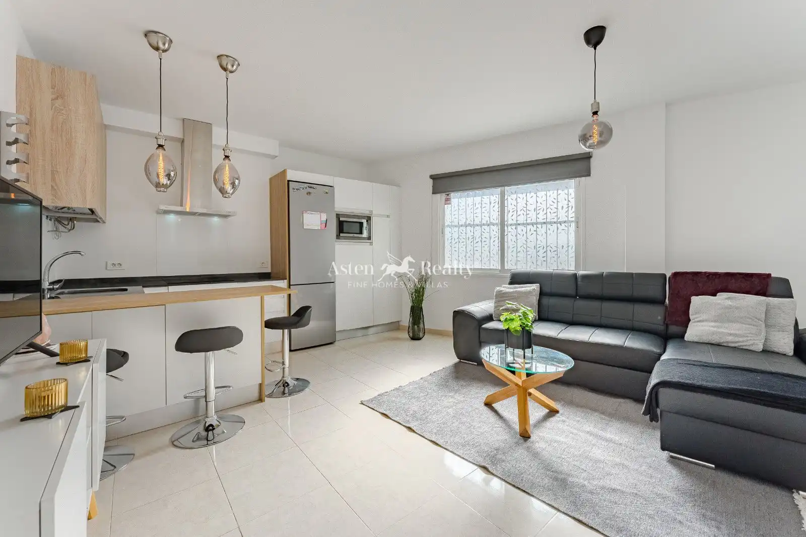 Sala de estar de Piso en venta en Arona con Terraza, Trastero y Amueblado