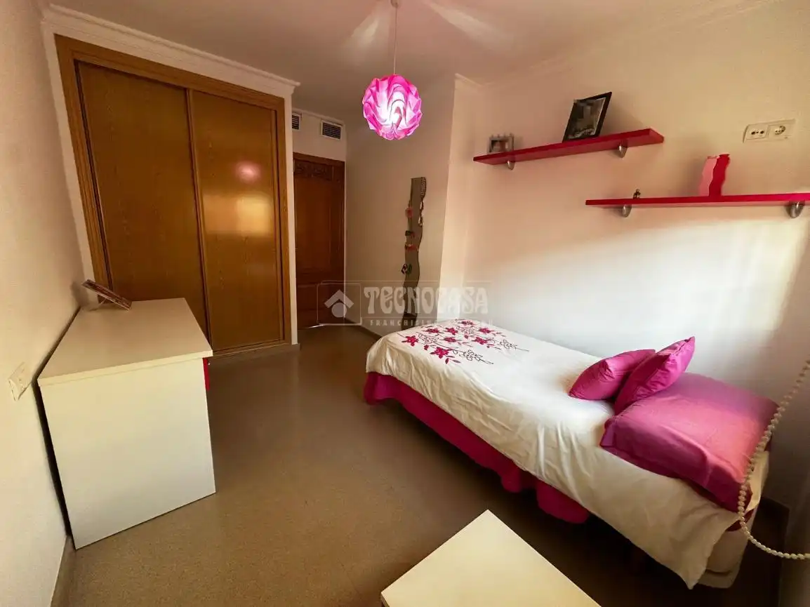 Habitación de Casa adosada en venta en Málaga con Aire acondicionado, Jardín privado y Terraza
