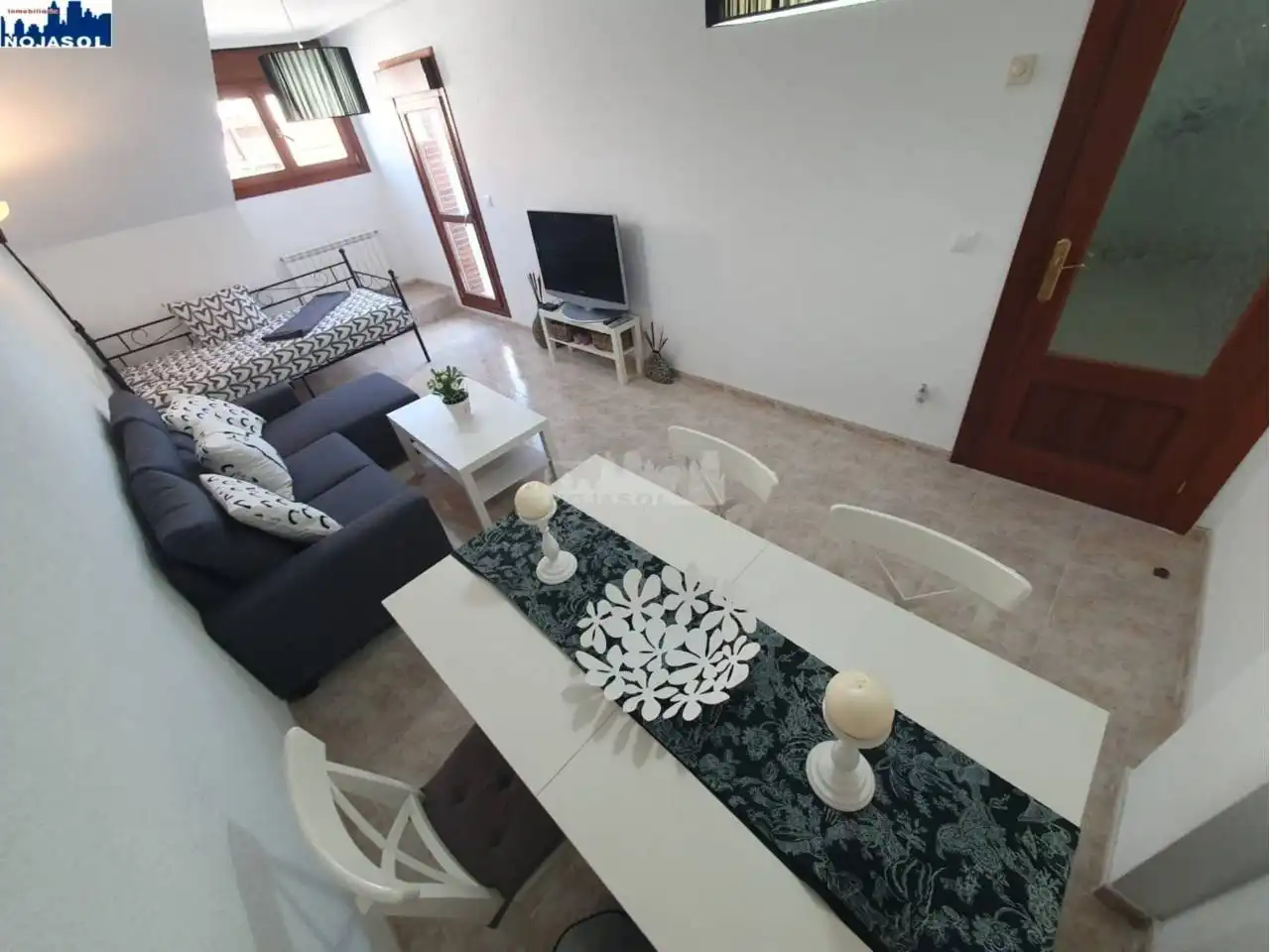 Sala d'estar de Àtic de lloguer en Noja amb Calefacció, Terrassa i Moblat