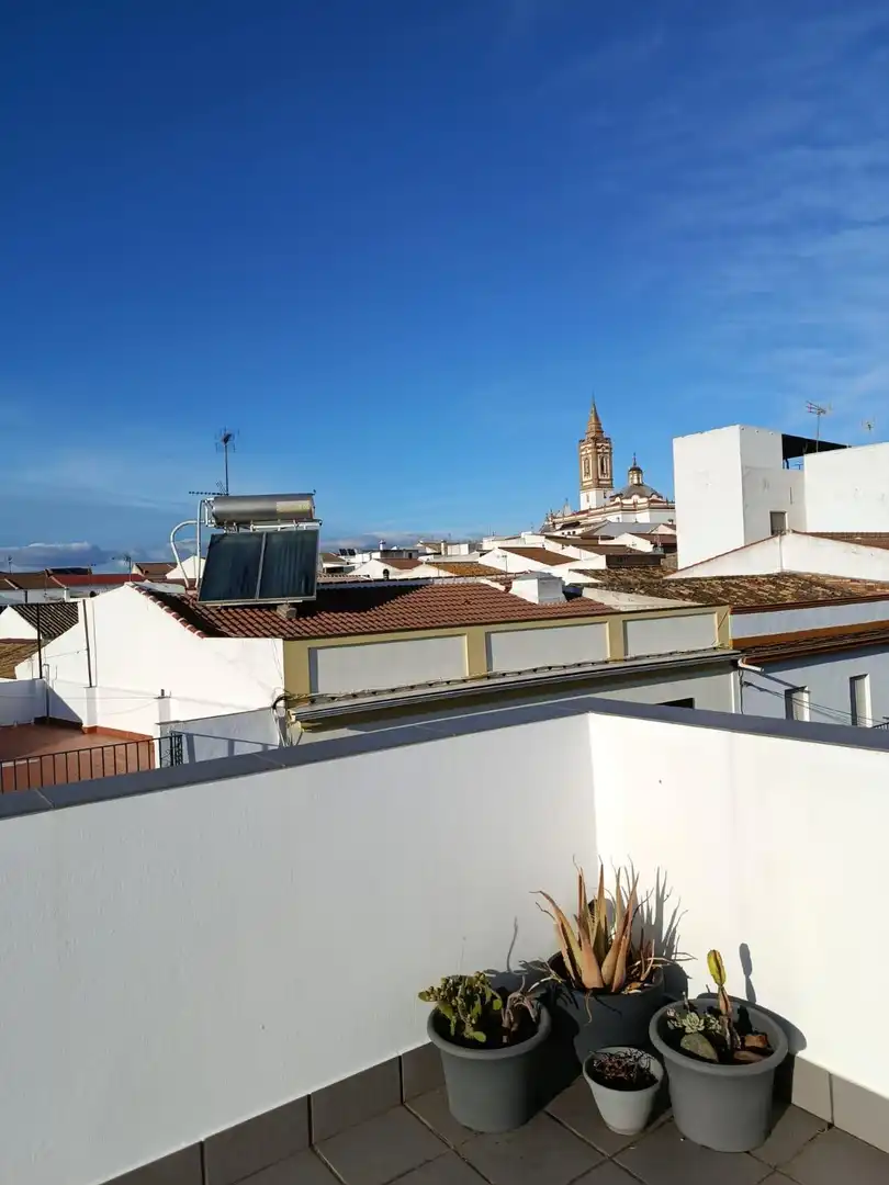 Vista exterior de Casa o xalet en venda en Rociana del Condado amb Aire condicionat