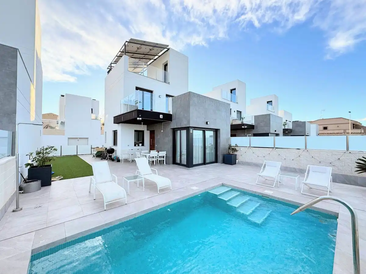 Casa amb jardí en venda a Los Balcones - Los Altos