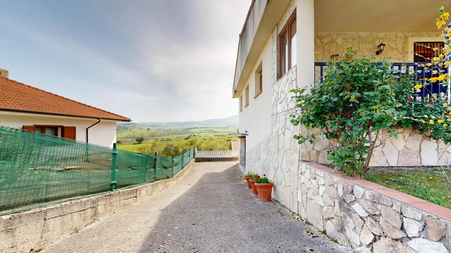 Außenansicht von Haus oder Chalet zum Verkauf in Valle de Mena mit Heizung, Privatgarten und Terrasse