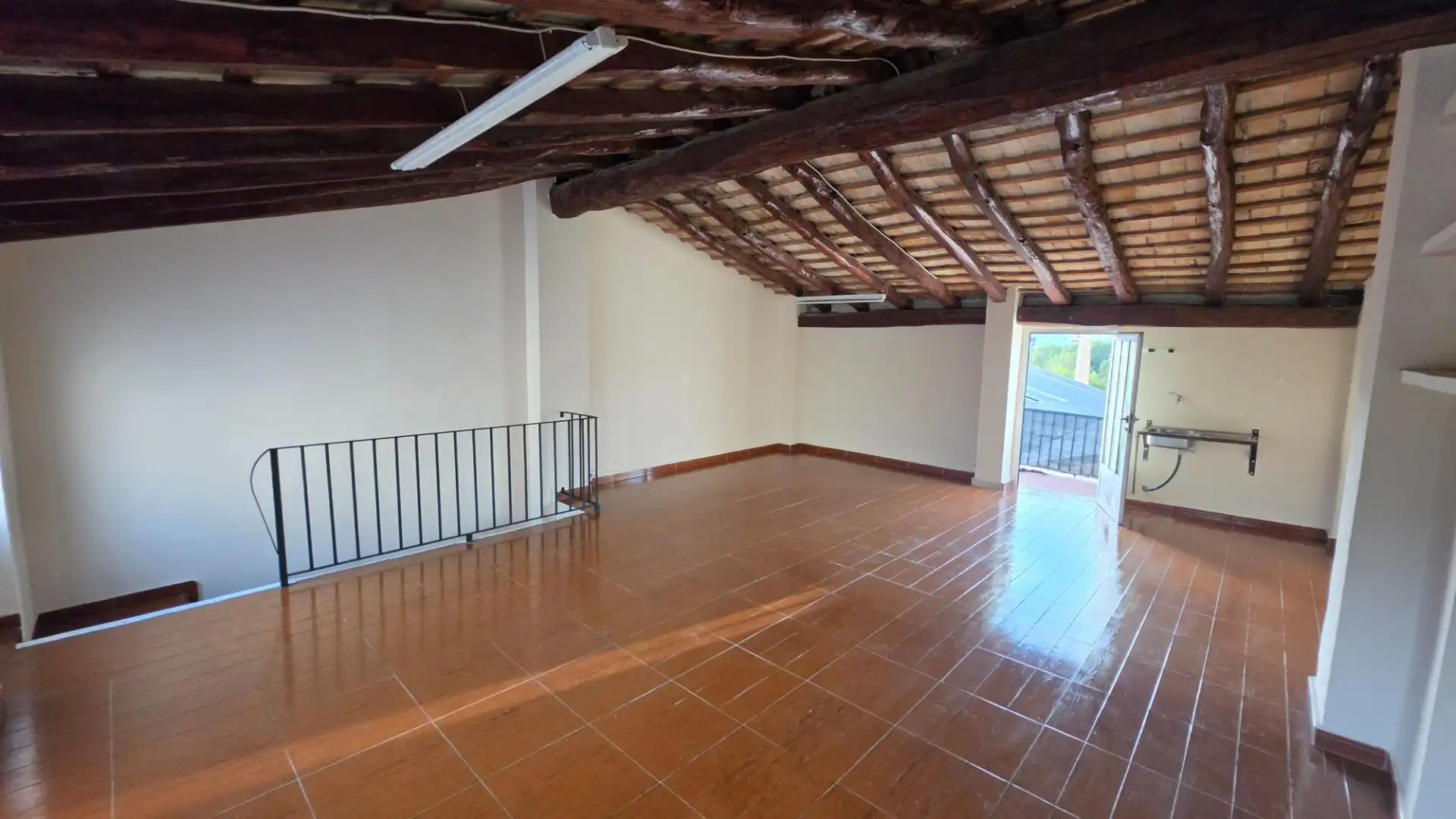 Einfamilien-Reihenhaus zum Verkauf in Ontinyent mit Terrasse und Balkon