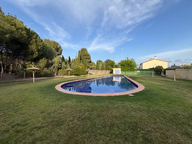 Casa adosada en Venta en Calle Benisano en Corral Nou - Montros - Estepar