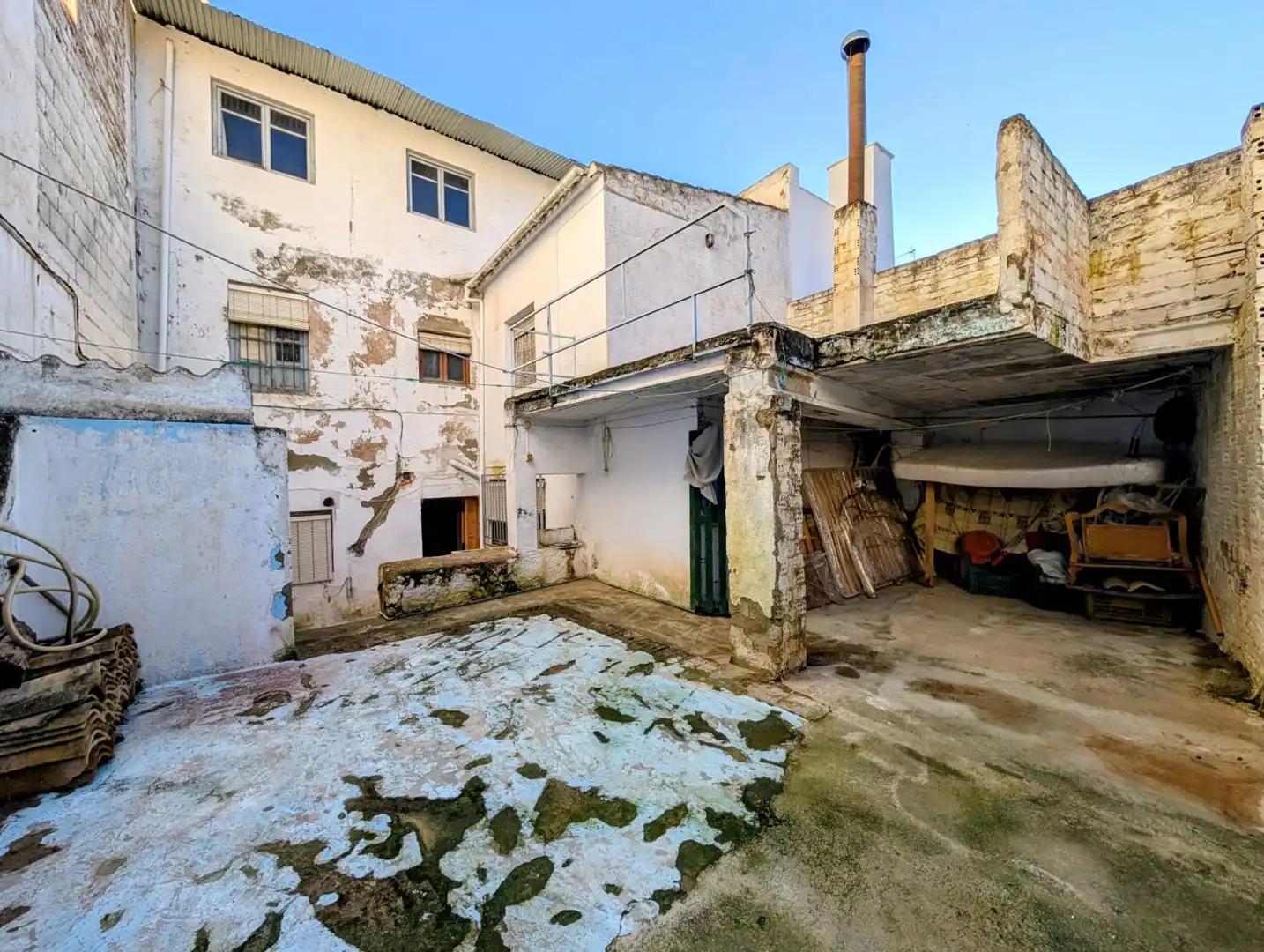 Vista exterior de Casa o xalet en venda en Loja amb Terrassa