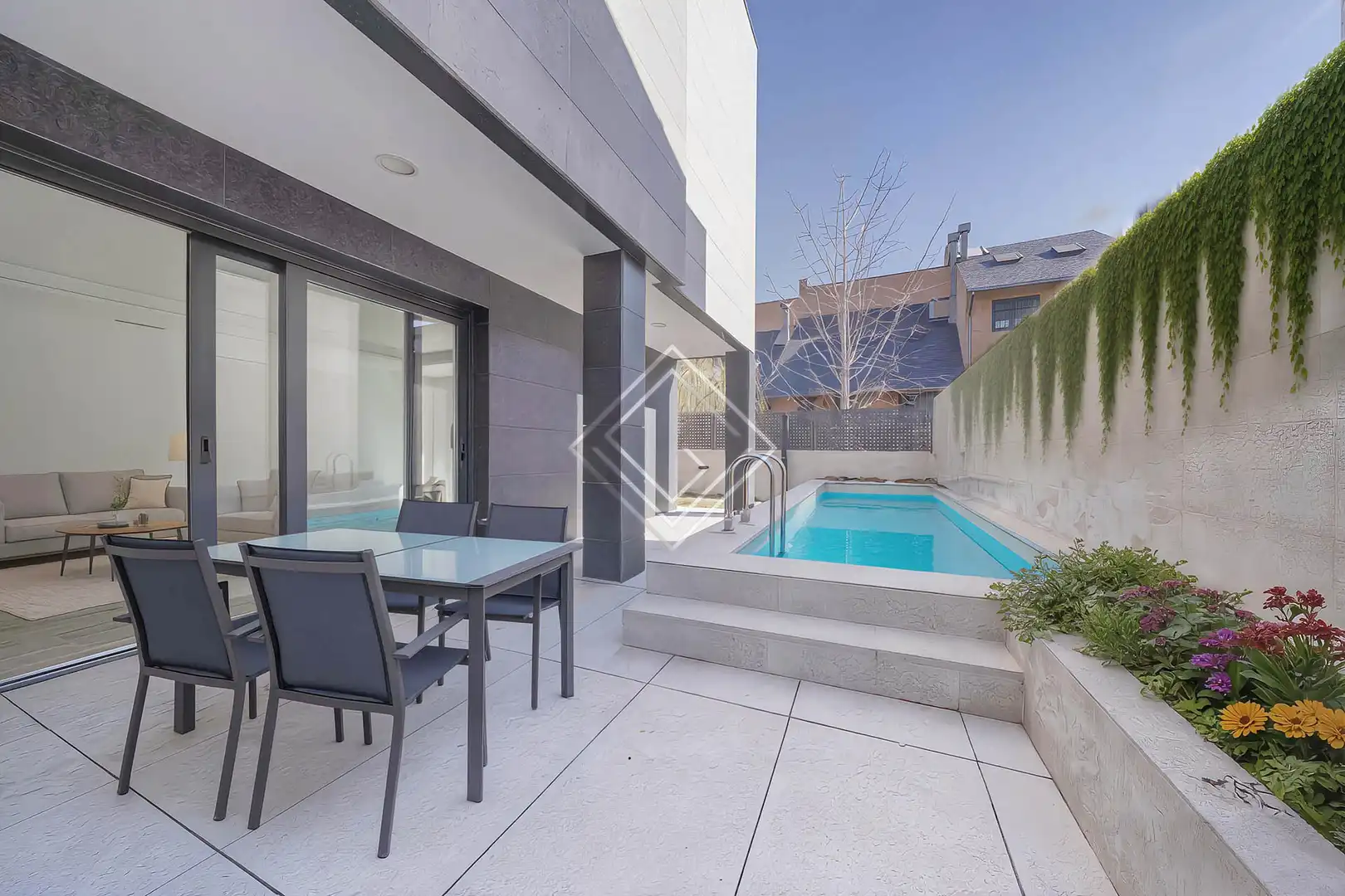 Semi-detached house with pool for sale in Moncloa - Aravaca, imagen 3