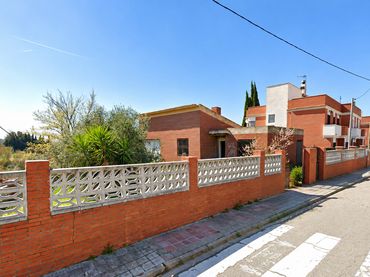Villa con giardino in vendita a Carrer del Parc 63