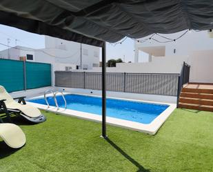 Piscina de Casa o xalet de lloguer en Sanlúcar de Barrameda amb Terrassa, Piscina i Moblat