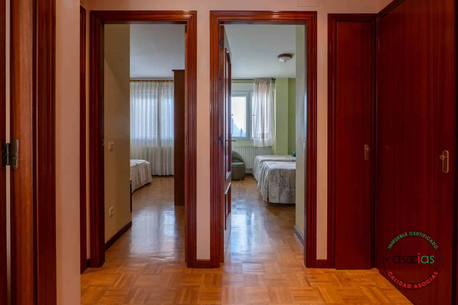 Habitación de Piso en venta en Gijón  con Calefacción, Parquet y Trastero
