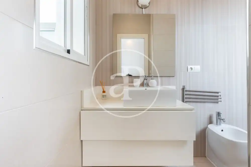 Baño de Piso en venta en Valencia con Aire acondicionado, Calefacción y Terraza