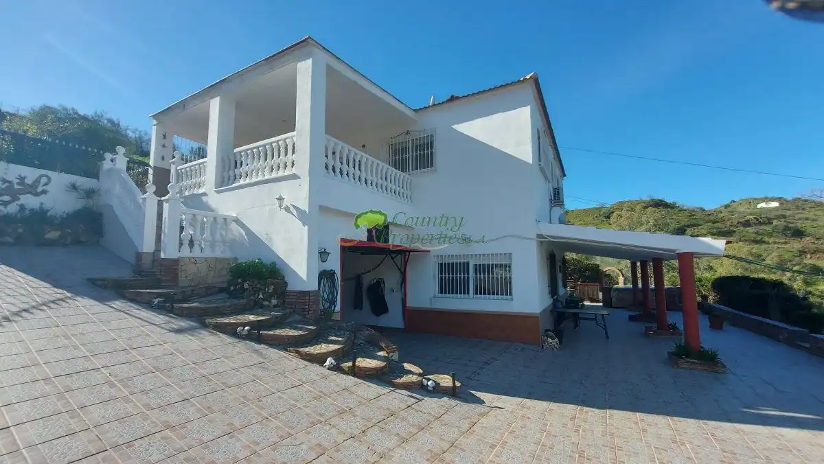 Vista exterior de Finca rústica en venda en Canillas de Aceituno amb Aire condicionat, Jardí privat i Terrassa