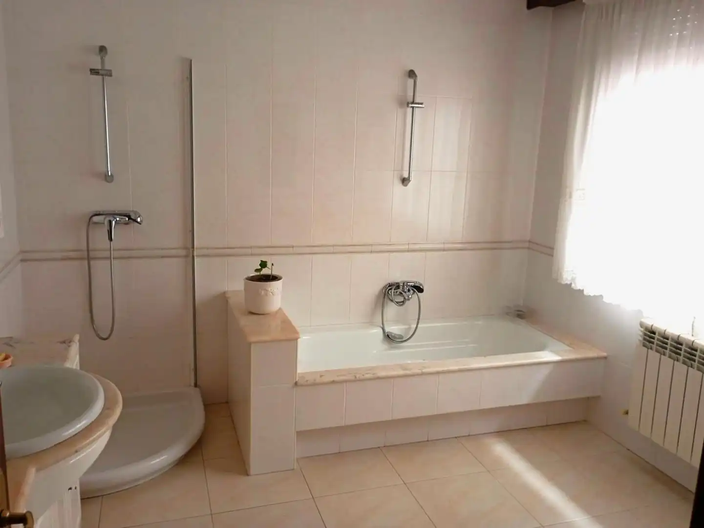 Bany de Casa o xalet en venda en Arteixo amb Calefacció