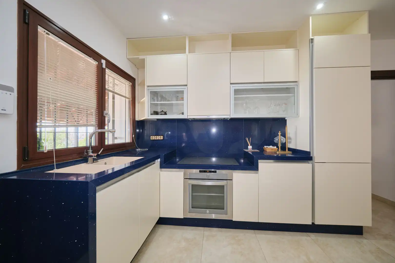 Kitchen of Houses for sale in Almuñécar  with Air Conditioner, Terrace and Swimming Pool