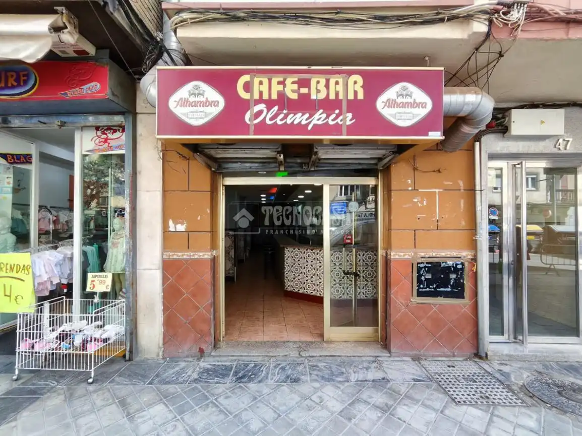 Local en venta en  Granada Capital con Aire acondicionado