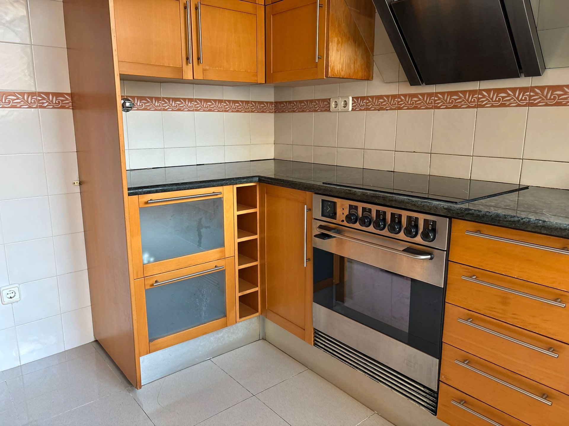 Cuina de Pis de lloguer en Llinars del Vallès amb Aire condicionat, Calefacció i Jardí privat