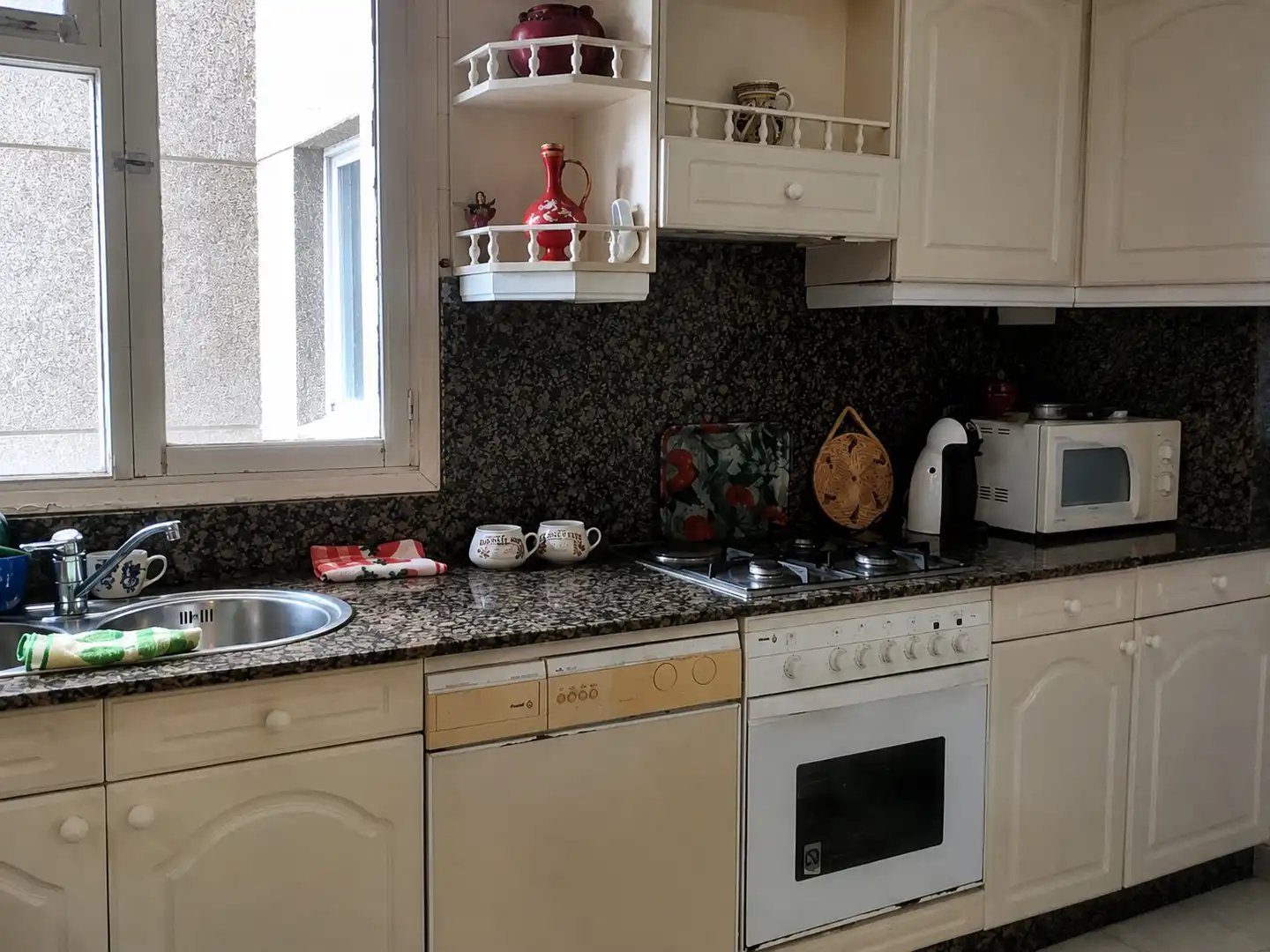 Cocina de Piso en venta en Cabanas con Terraza y Amueblado
