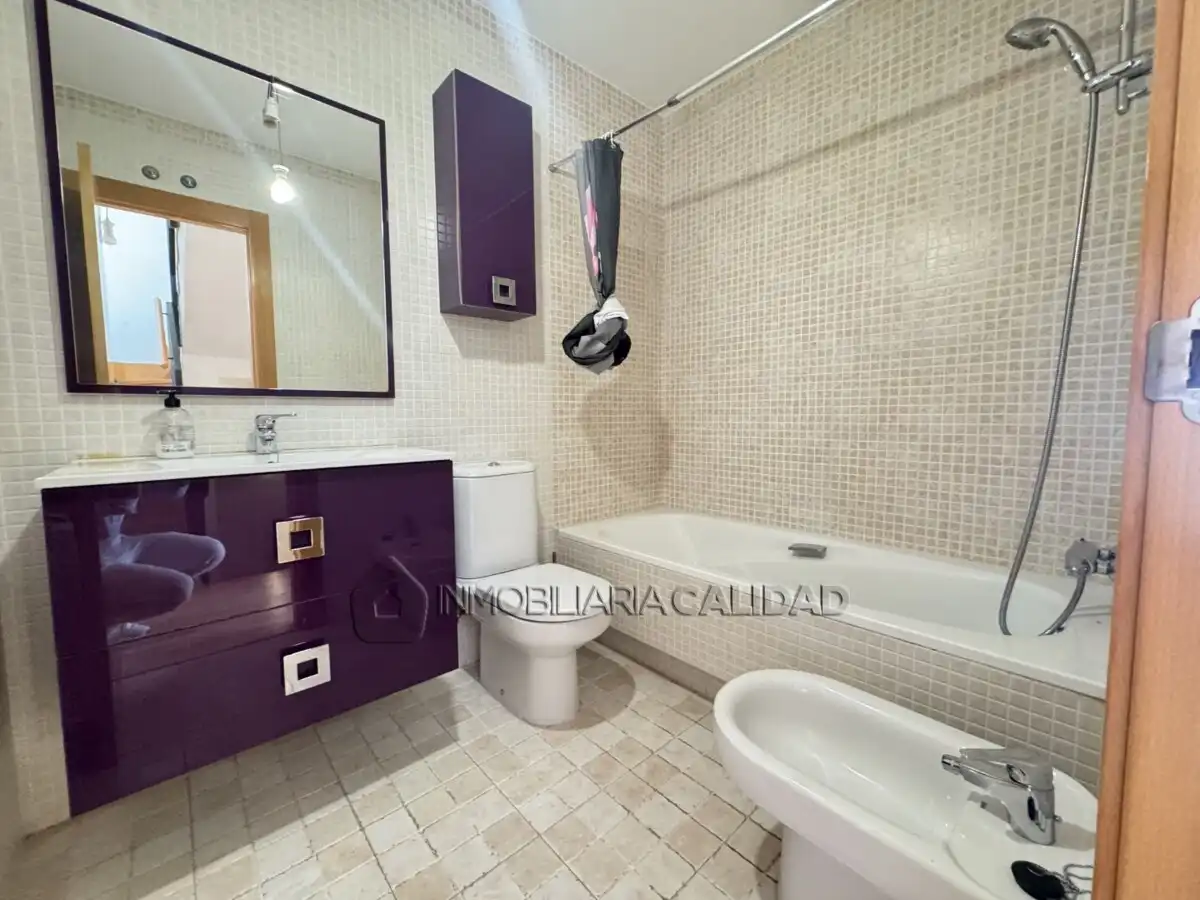 Bany de Casa o xalet en venda en Burgos amb Calefacció, Terrassa i Traster