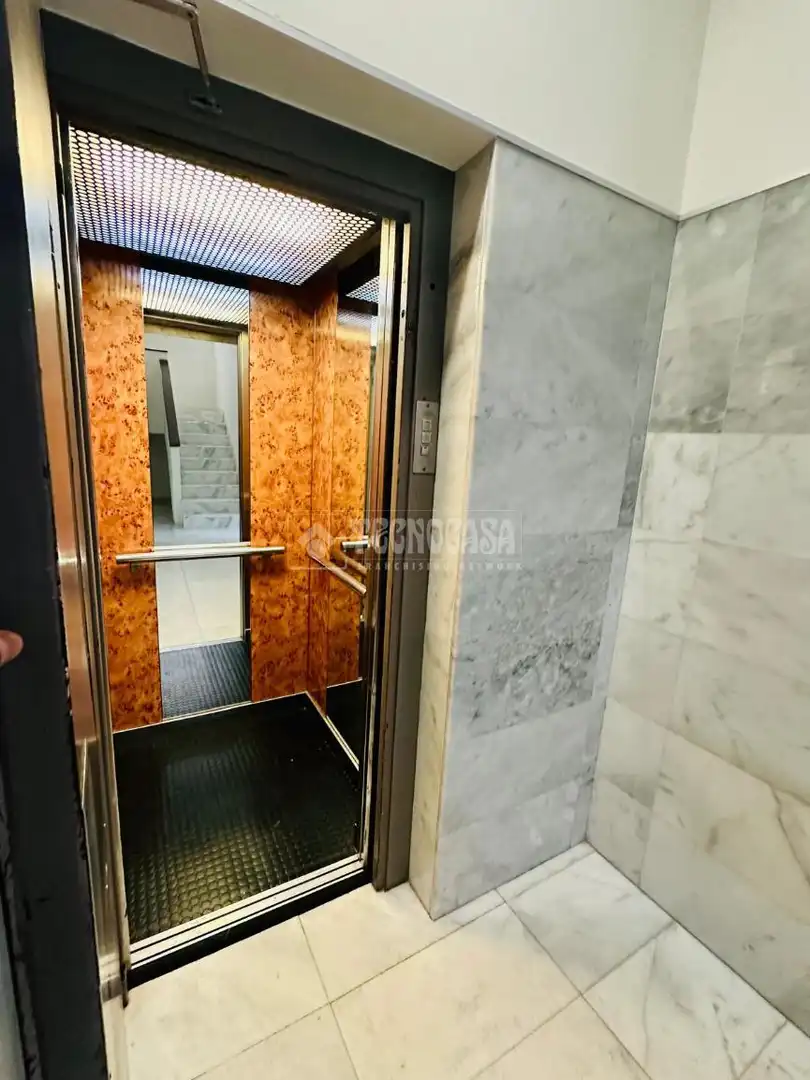 Piso en venta en Barcelona con Aire acondicionado, Calefacción y Balcón
