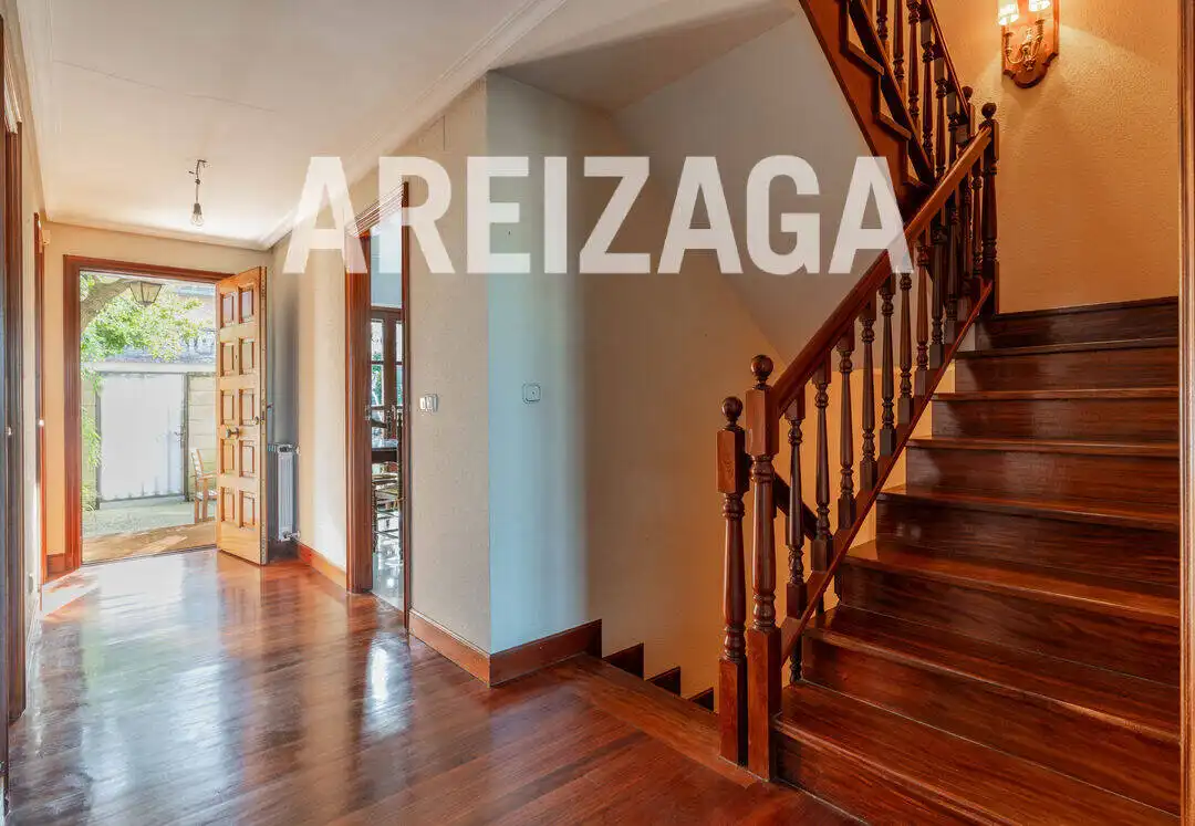 Casa o xalet en venda en Donostia - San Sebastián  amb Calefacció, Jardí privat i Terrassa
