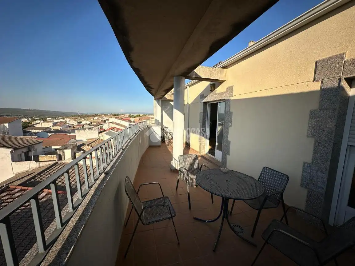 Piso con ascensor en venta en Mengíbar