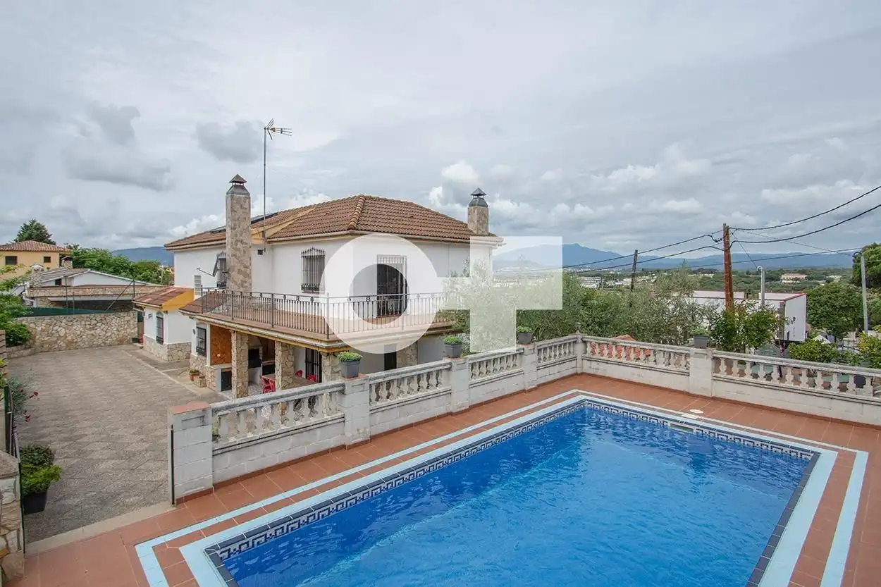 Piscina de Casa o xalet en venda en Tordera amb Calefacció, Terrassa i Piscina