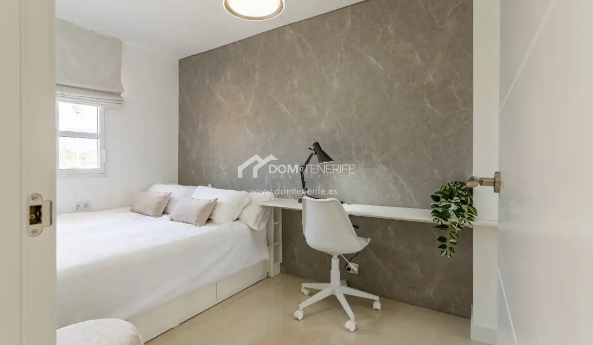 Habitación de Casa o chalet en venta en Arona con Aire acondicionado, Terraza y Trastero