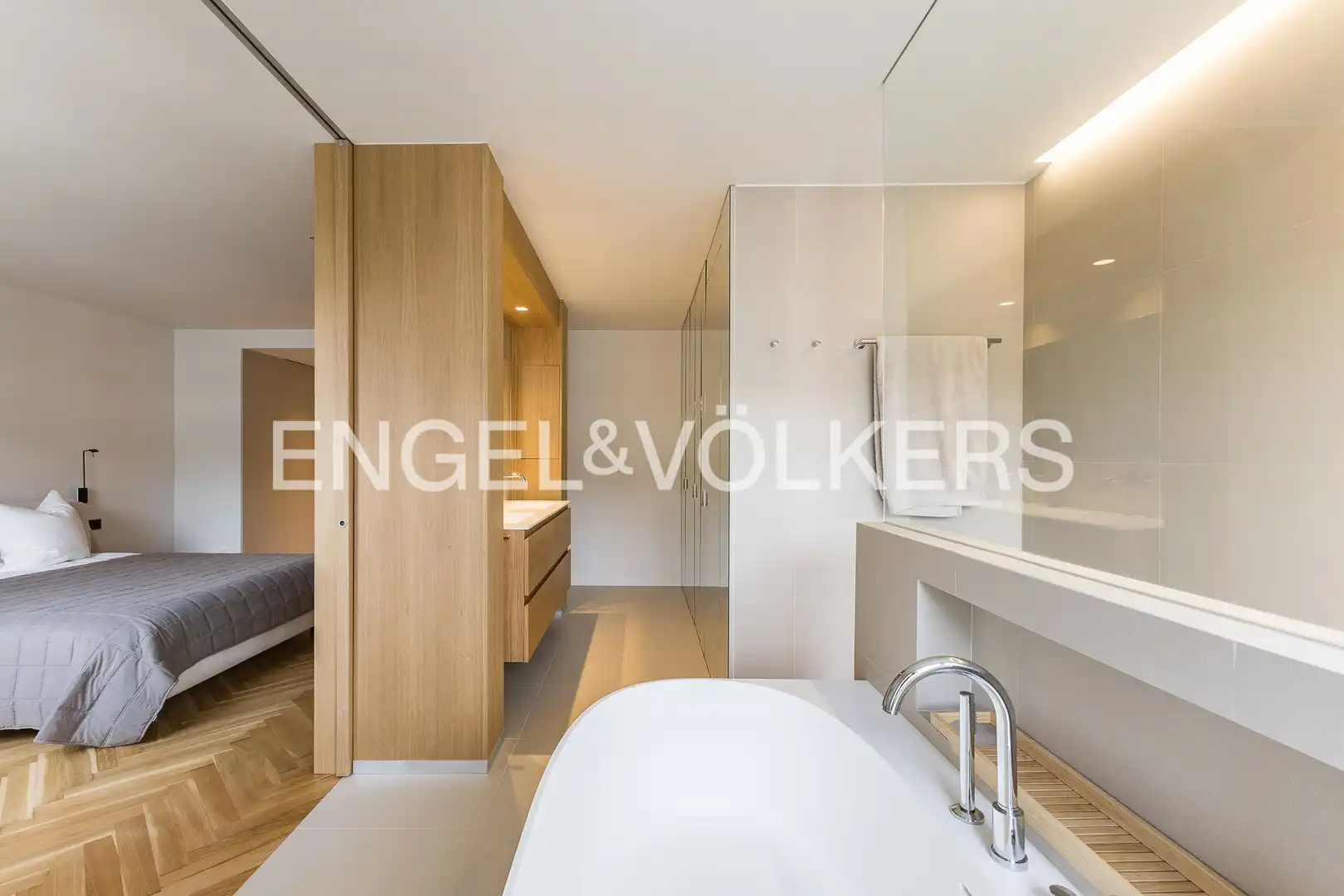 Baño de Piso en venta en Barcelona con Aire acondicionado, Calefacción y Jardín privado