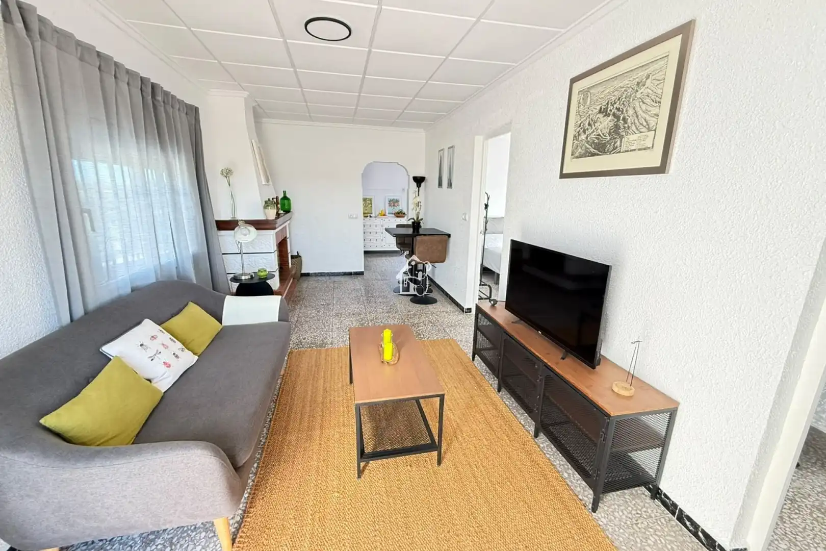 Apartamento con terraza en alquiler en El Raso, imagen 3