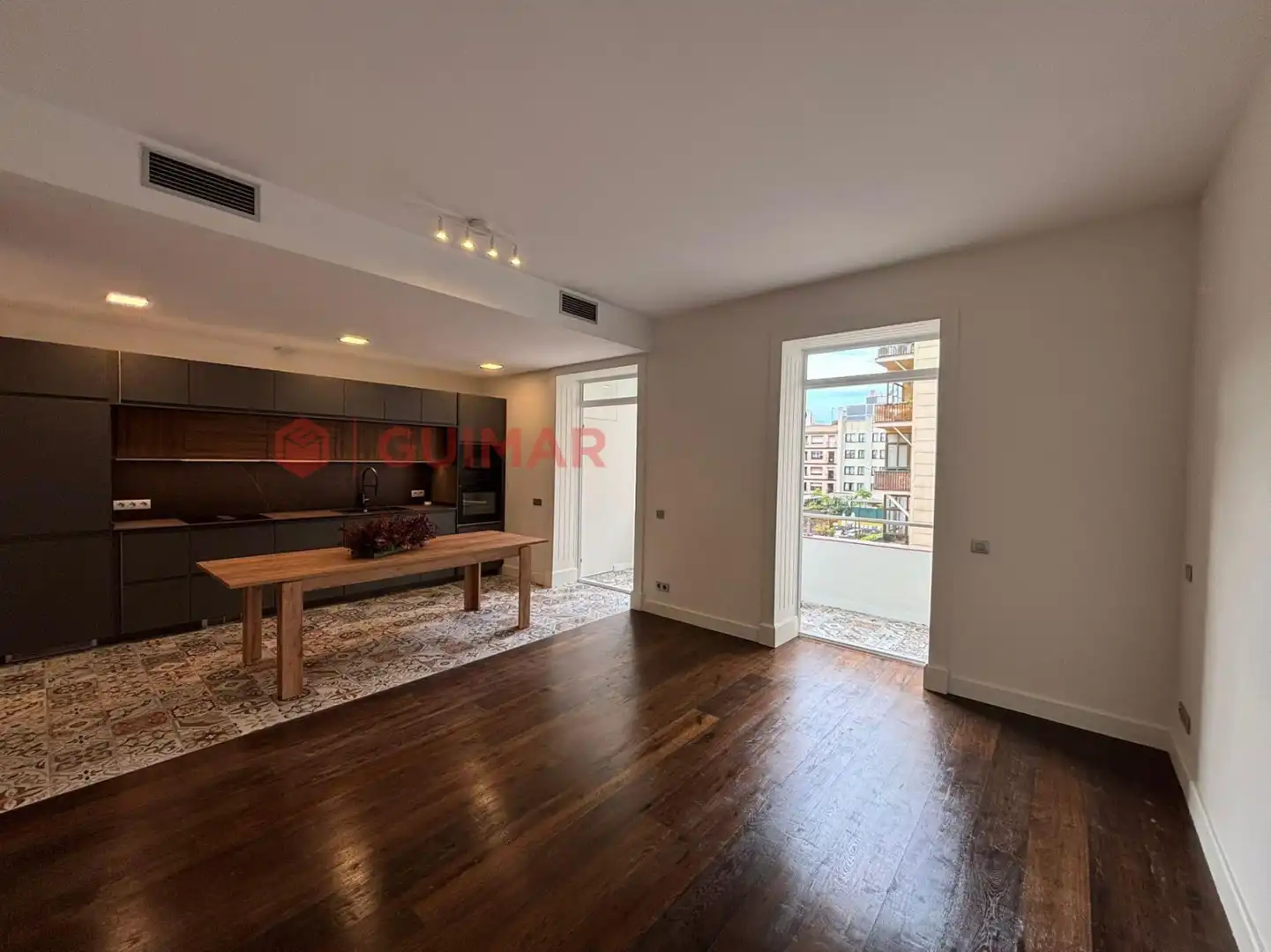 Flat with terrace for sale in Barcelona - Rambla CATALUNYA