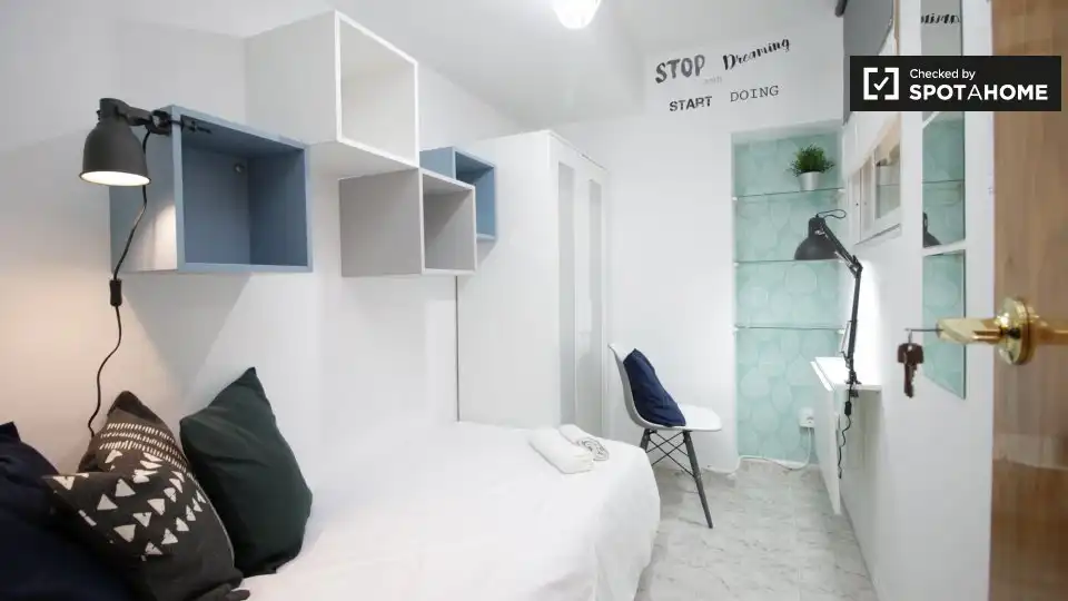 Habitación de Piso de alquiler en Barcelona con Aire acondicionado, Calefacción y Amueblado