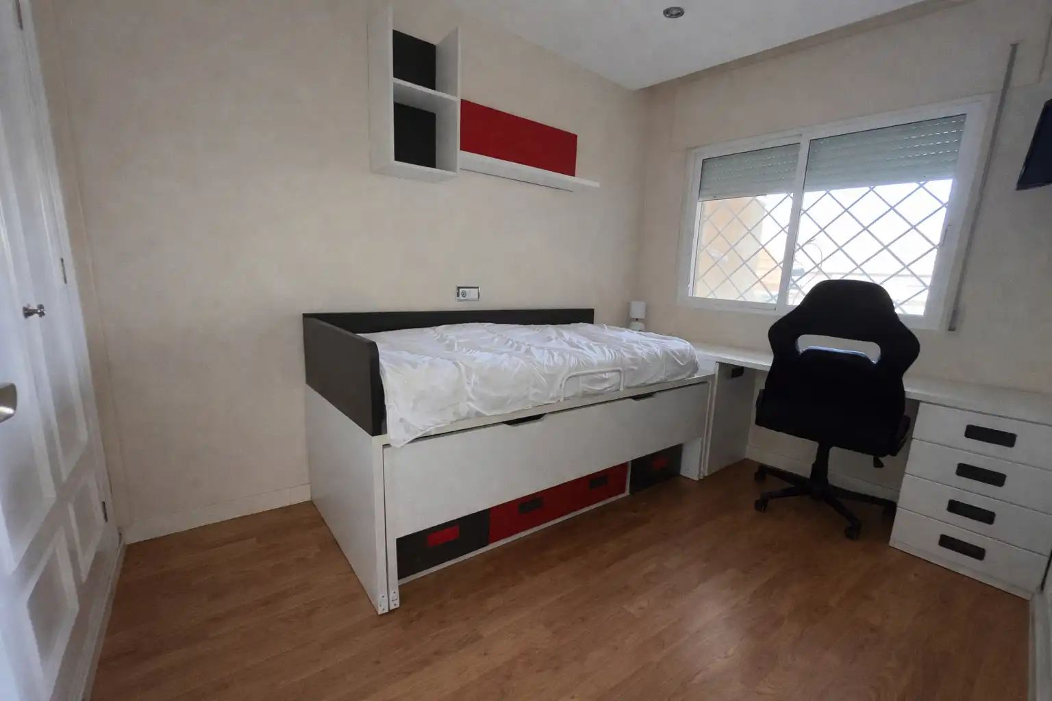 Habitación de Casa adosada en venta en Cartagena con Aire acondicionado, Calefacción y Jardín privado