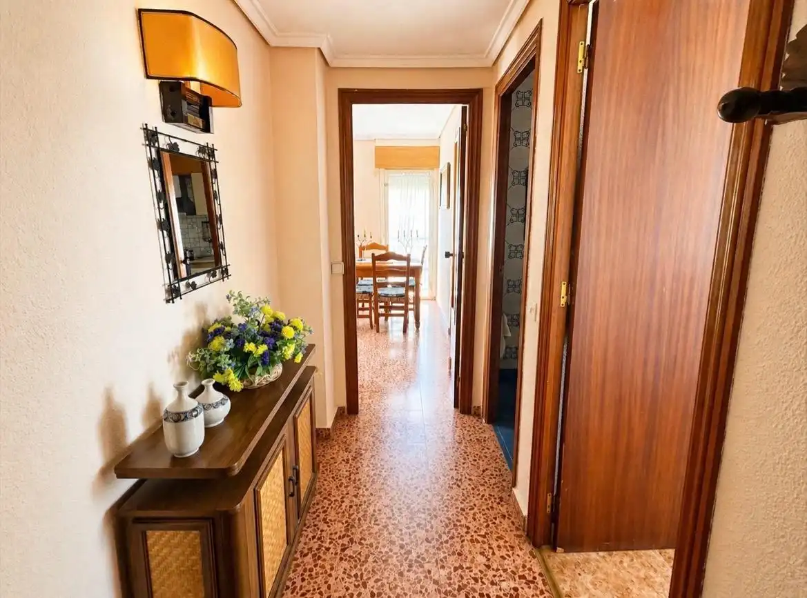 Wohnung zum Verkauf in Torrevieja mit Terrasse und Möbliert