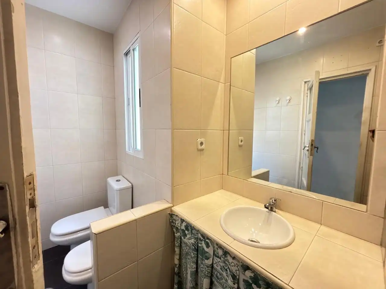 Bathroom of Flat for rent in Madrid