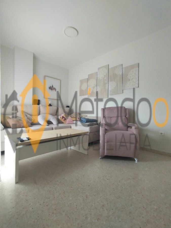 Living room of Flat for sale in  Sevilla Capital  with Air Conditioner, Oven and Microwave