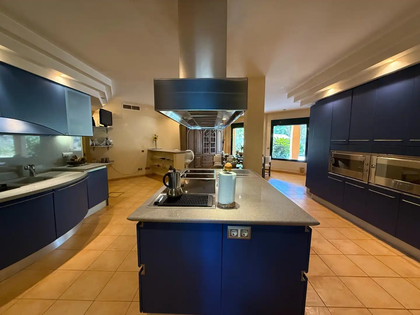 Cocina de Casa o chalet en venta en Gelves con Aire acondicionado, Jardín privado y Terraza