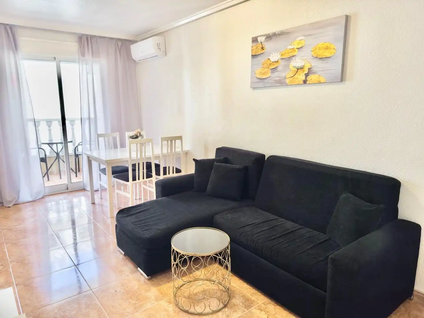 Sala d'estar de Pis de lloguer en Orihuela amb Aire condicionat, Calefacció i Piscina
