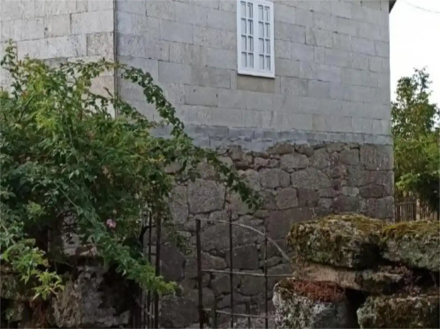 Vista exterior de Pis en venda en O Saviñao  amb Jardí privat, Traster i Balcó