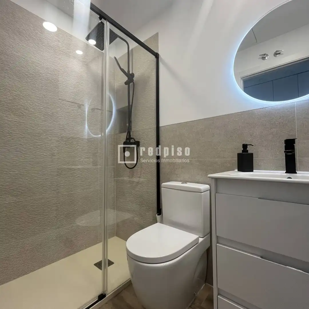 Badezimmer von Wohnung zur Miete in Madrid mit Klimaanlage, Heizung und Privatgarten