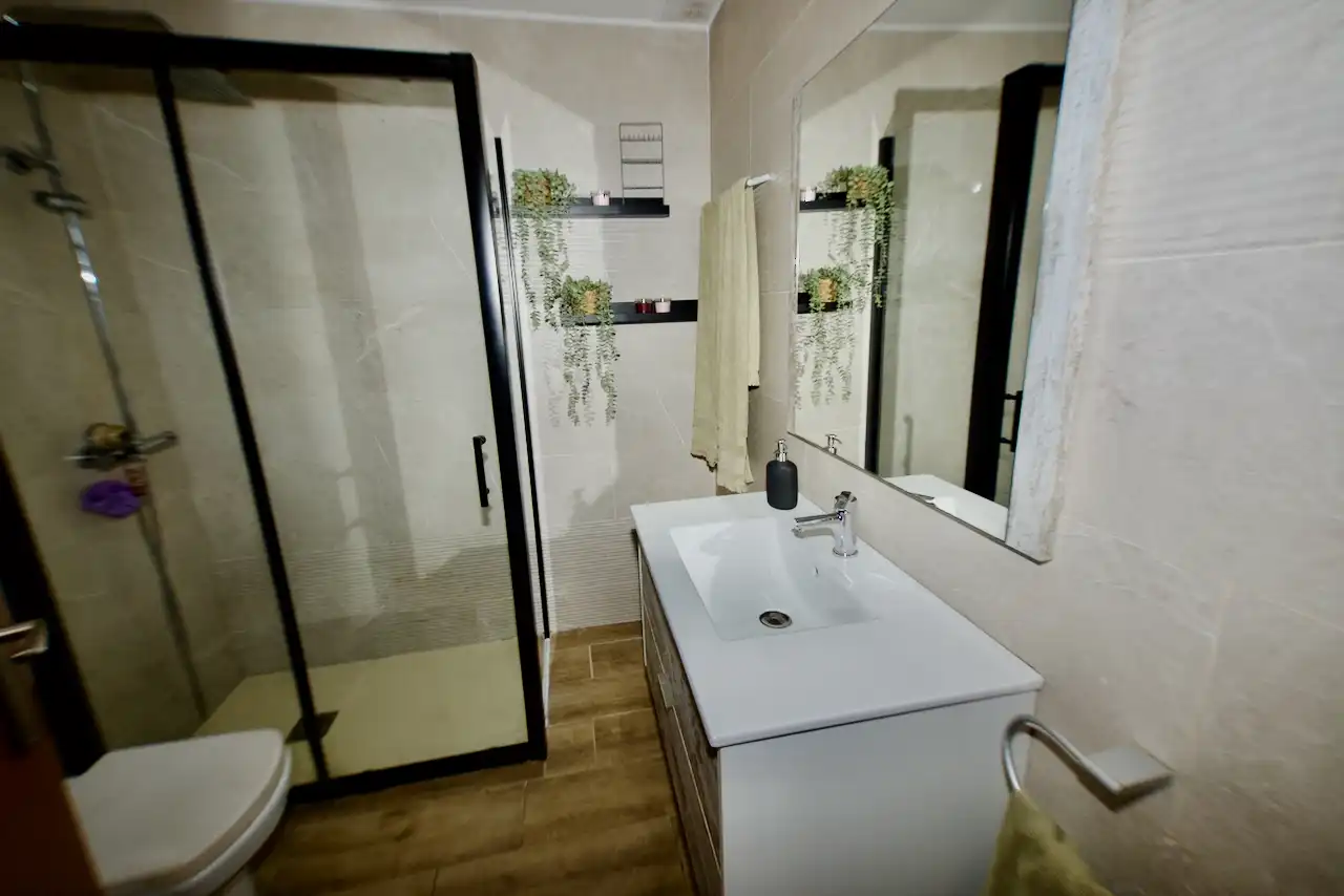 Baño de Planta baja en venta en Terrassa con Aire acondicionado, Calefacción y Parquet