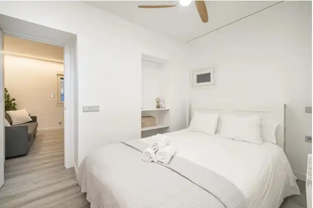 Habitación de Planta baja en venta en L'Hospitalet de Llobregat con Aire acondicionado y Horno