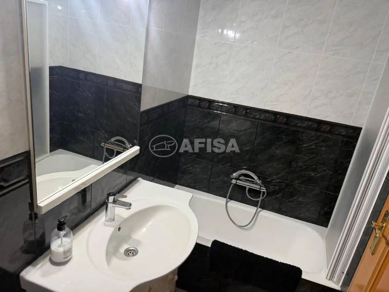 Baño de Casa adosada en venta en Sils con Aire acondicionado, Calefacción y Terraza