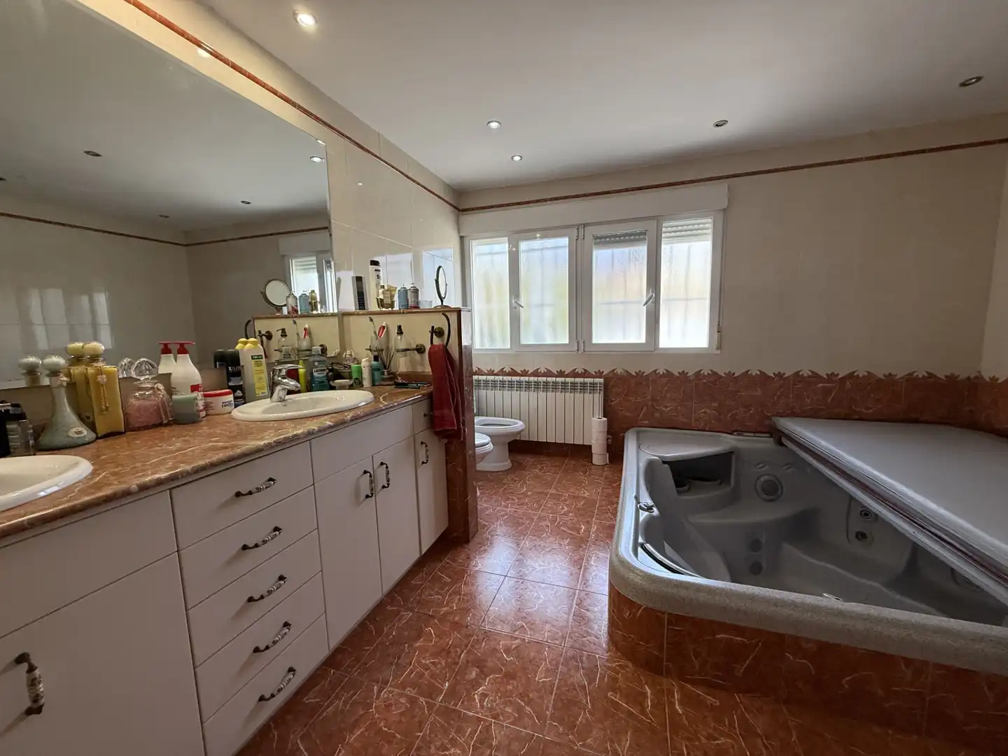 Bany de Casa o xalet en venda en L'Alfàs del Pi amb Aire condicionat, Calefacció i Jardí privat