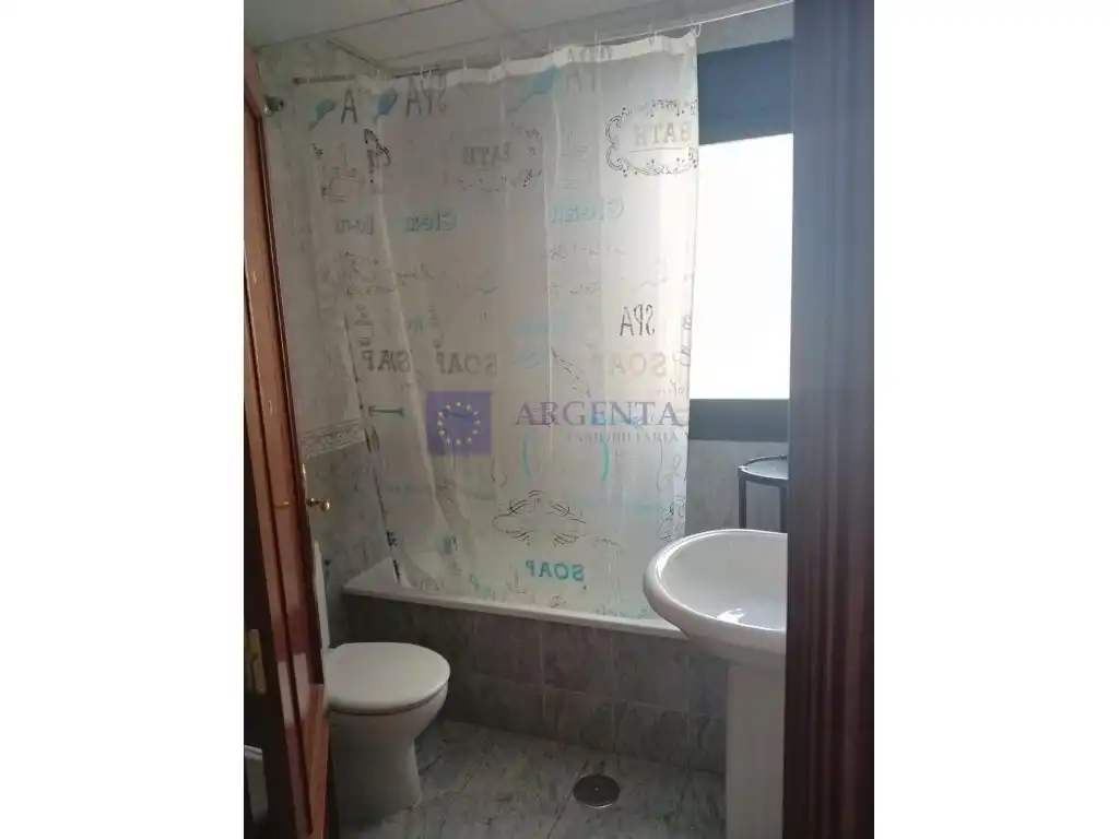Bany de Pis de lloguer en Cáceres