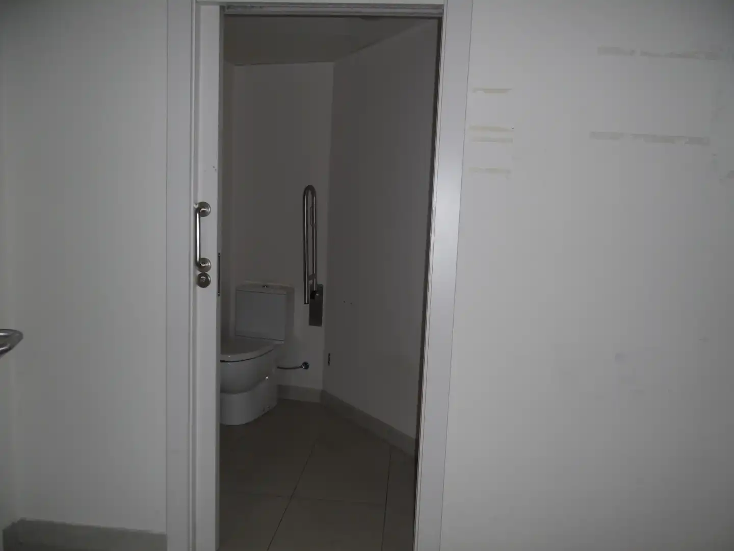 Bathroom of Commercial properties for sale in Madrid